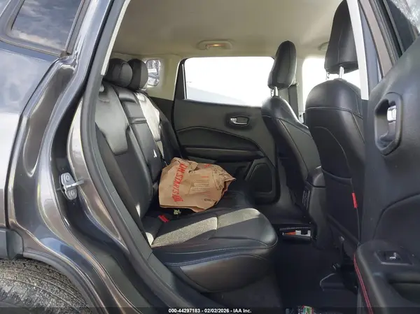 3C4NJDDB5JT450821 2018 JEEP COMPASS - Image 8