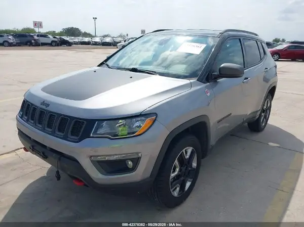 3C4NJDDB5JT451192 2018 JEEP COMPASS - Image 2