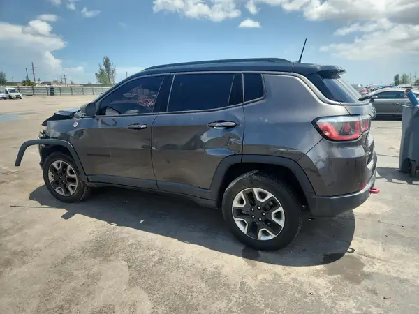 3C4NJDDB5JT451371 2018 JEEP COMPASS - Image 2