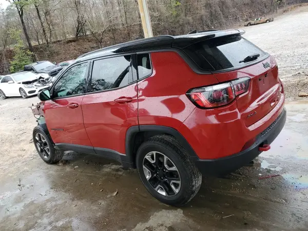 3C4NJDDB5JT451385 2018 JEEP COMPASS - Image 2