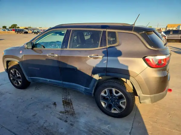 3C4NJDDB5JT451662 2018 JEEP COMPASS - Image 2