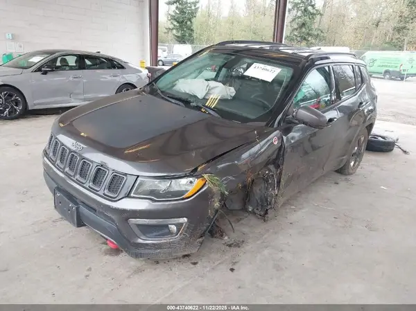3C4NJDDB5JT465531 2018 JEEP COMPASS - Image 2
