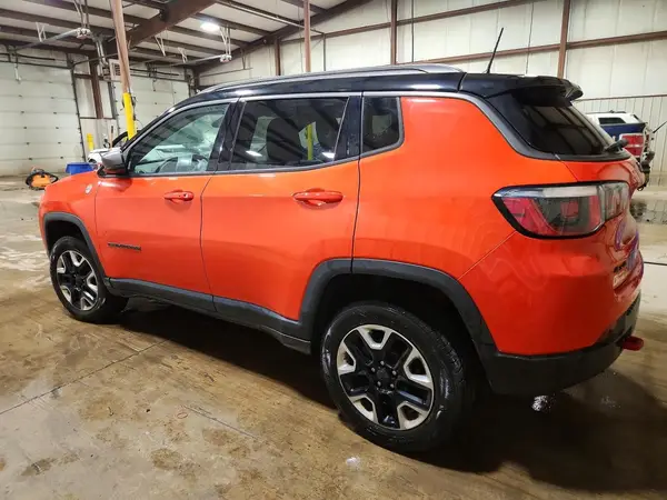 3C4NJDDB5JT465609 2018 JEEP COMPASS - Image 2