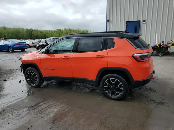 3C4NJDDB5JT483091 2018 JEEP COMPASS - Image 2