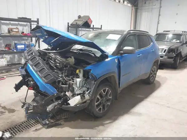 3C4NJDDB5JT485598 2018 JEEP COMPASS - Image 2
