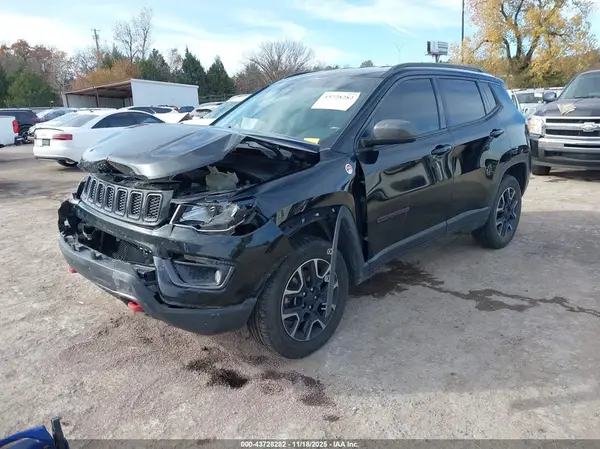 3C4NJDDB5JT501735 2018 JEEP COMPASS - Image 2