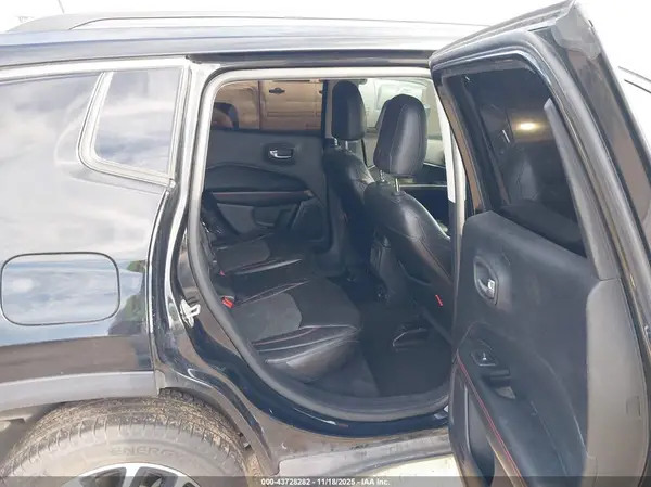 3C4NJDDB5JT501735 2018 JEEP COMPASS - Image 8