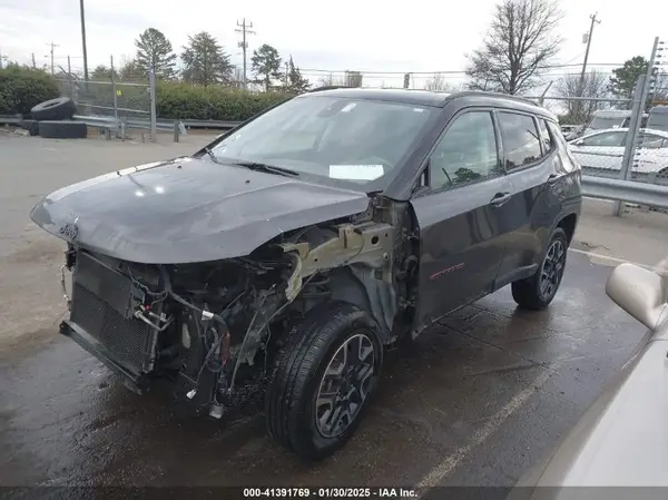 3C4NJDDB5KT620337 2019 JEEP COMPASS - Image 2