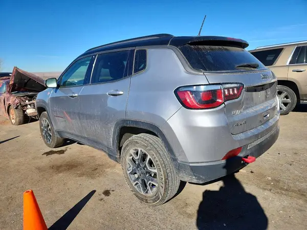 3C4NJDDB5KT627904 2019 JEEP COMPASS - Image 2