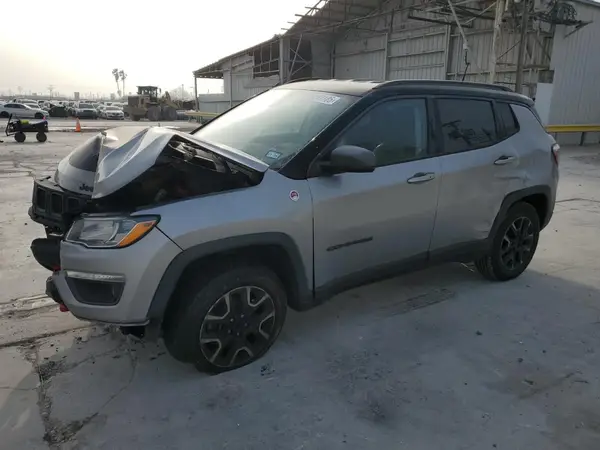 3C4NJDDB5KT627966 2019 JEEP COMPASS - Image 1
