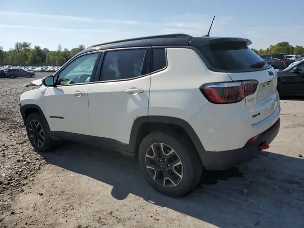 3C4NJDDB5KT649823 2019 JEEP COMPASS - Image 2