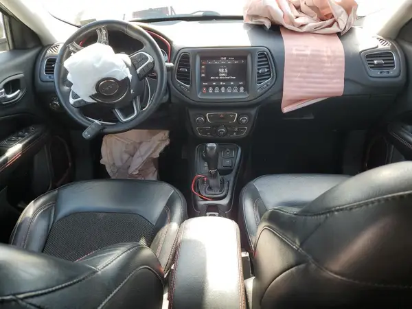 3C4NJDDB5KT649823 2019 JEEP COMPASS - Image 8