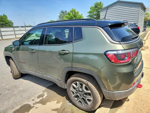 3C4NJDDB5KT653015 2019 JEEP COMPASS - Image 2