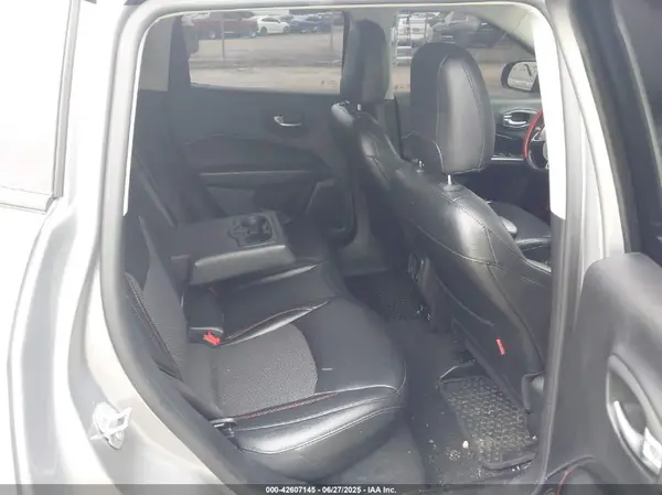 3C4NJDDB5KT671739 2019 JEEP COMPASS - Image 8