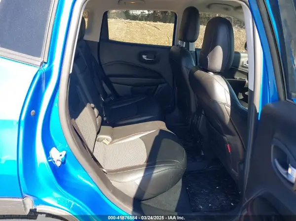 3C4NJDDB5KT683907 2019 JEEP COMPASS - Image 8