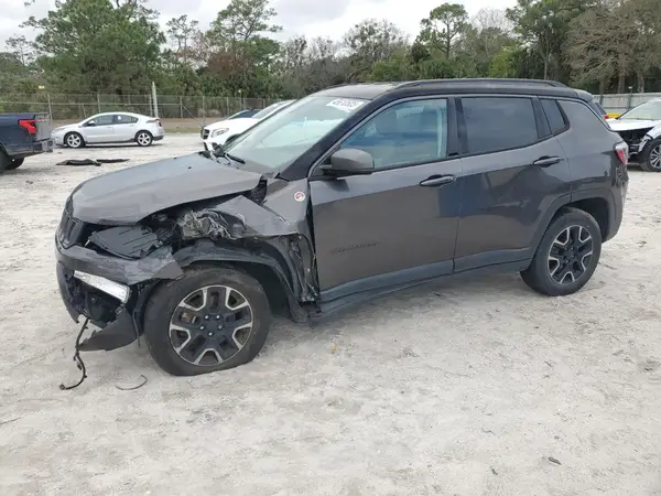 3C4NJDDB5KT703850 2019 JEEP COMPASS - Image 1