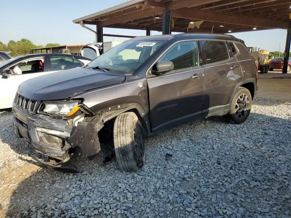 3C4NJDDB5KT722026 2019 JEEP COMPASS - Image 1