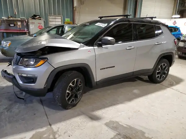 3C4NJDDB5KT733527 2019 JEEP COMPASS - Image 1