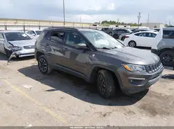 3C4NJDDB5KT739957 2019 JEEP COMPASS
