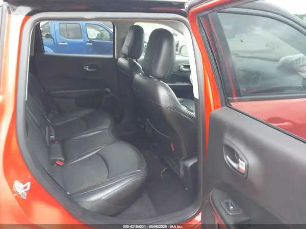 3C4NJDDB5KT754054 2019 JEEP COMPASS - Image 8