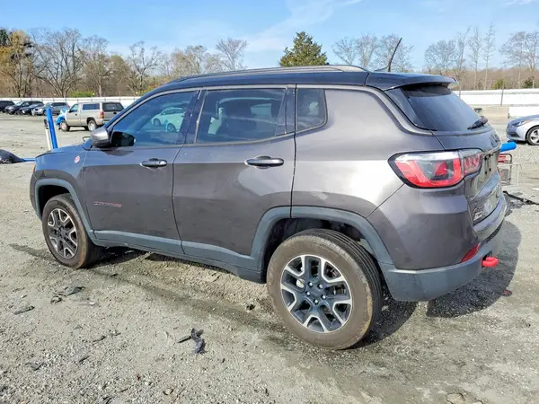 3C4NJDDB5KT807948 2019 JEEP COMPASS - Image 2