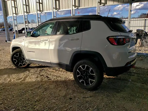 3C4NJDDB5LT151557 2020 JEEP COMPASS - Image 2