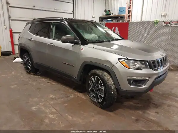 3C4NJDDB5LT177608 2020 JEEP COMPASS - Image 1