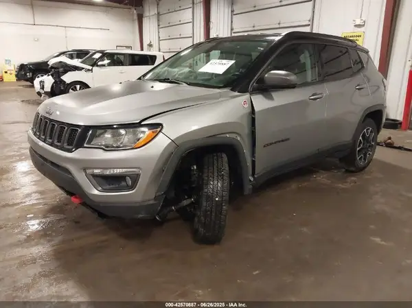 3C4NJDDB5LT177608 2020 JEEP COMPASS - Image 2