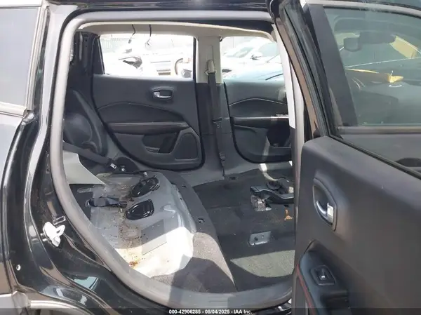 3C4NJDDB5LT233370 2020 JEEP COMPASS - Image 8