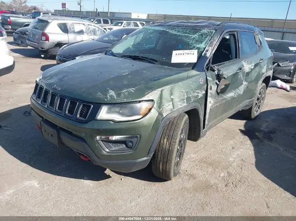 3C4NJDDB5LT255322 2020 JEEP COMPASS - Image 2