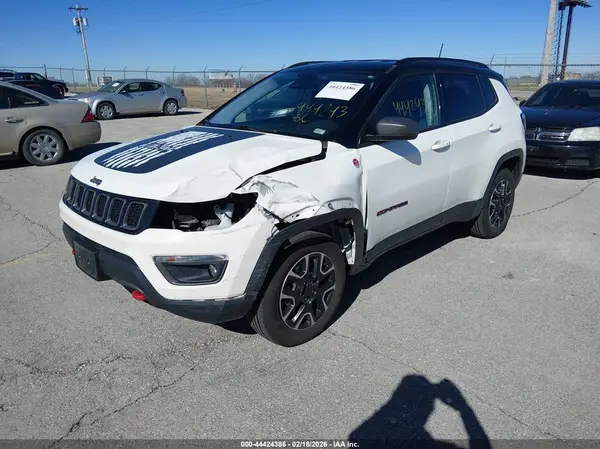 3C4NJDDB5MT561762 2021 JEEP COMPASS - Image 2
