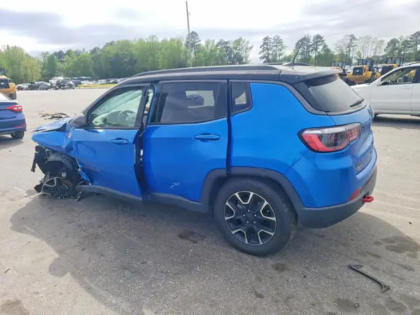 3C4NJDDB5MT586984 2021 JEEP COMPASS - Image 2