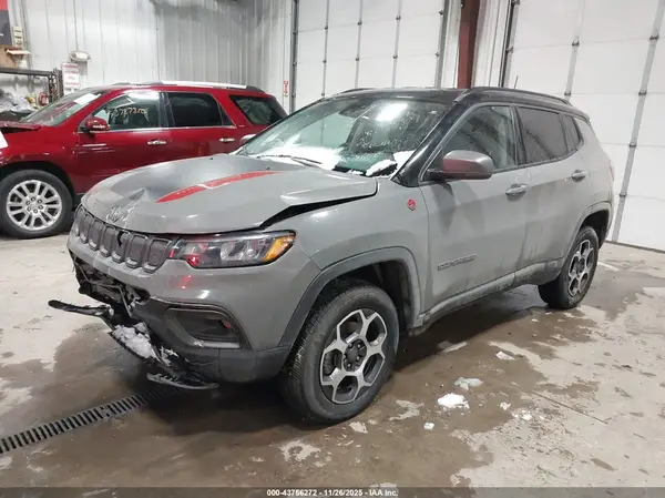 3C4NJDDB5NT103575 2022 JEEP COMPASS - Image 2