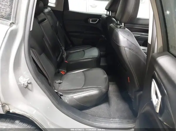 3C4NJDDB5NT103575 2022 JEEP COMPASS - Image 8