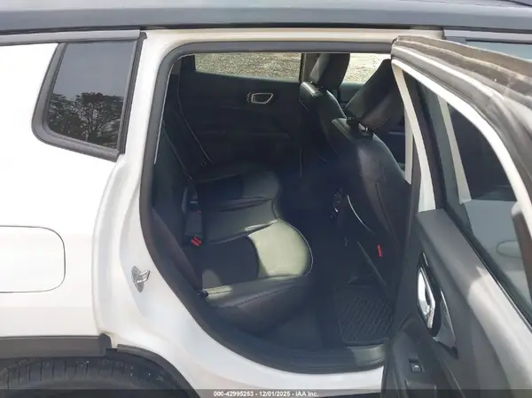 3C4NJDDB5NT133241 2022 JEEP COMPASS - Image 8