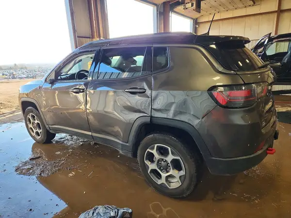 3C4NJDDB5NT141064 2022 JEEP COMPASS - Image 2