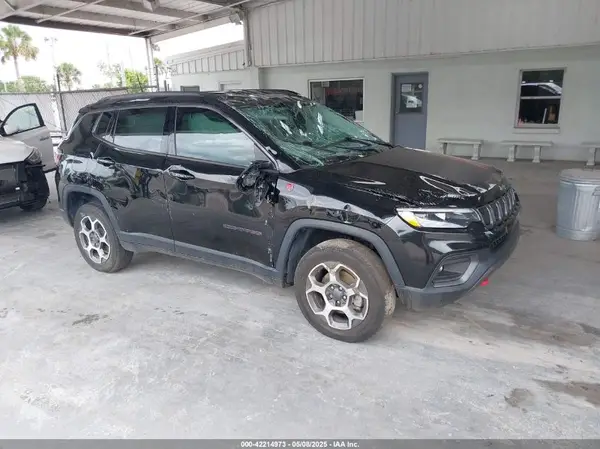 3C4NJDDB5NT164201 2022 JEEP COMPASS - Image 1