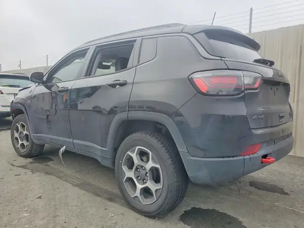 3C4NJDDB5NT169916 2022 JEEP COMPASS - Image 2