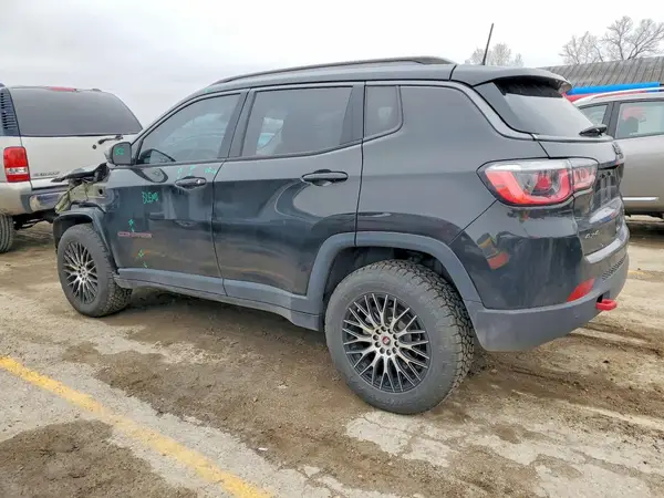 3C4NJDDB6HT656689 2017 JEEP COMPASS - Image 2