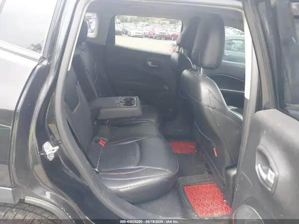 3C4NJDDB6JT114501 2018 JEEP COMPASS - Image 8