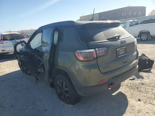 3C4NJDDB6JT127054 2018 JEEP COMPASS - Image 2