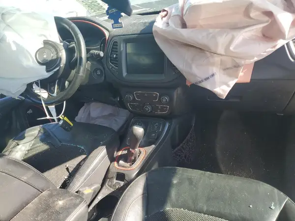 3C4NJDDB6JT127054 2018 JEEP COMPASS - Image 8