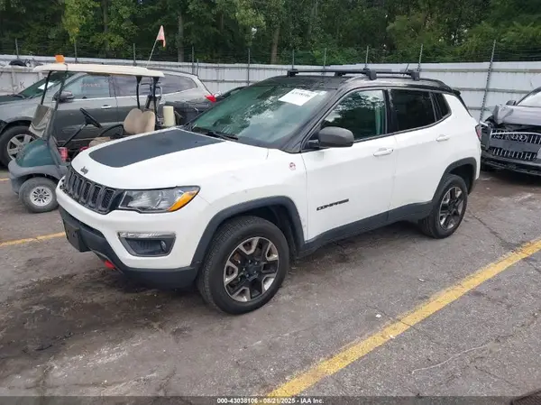 3C4NJDDB6JT130729 2018 JEEP COMPASS - Image 2