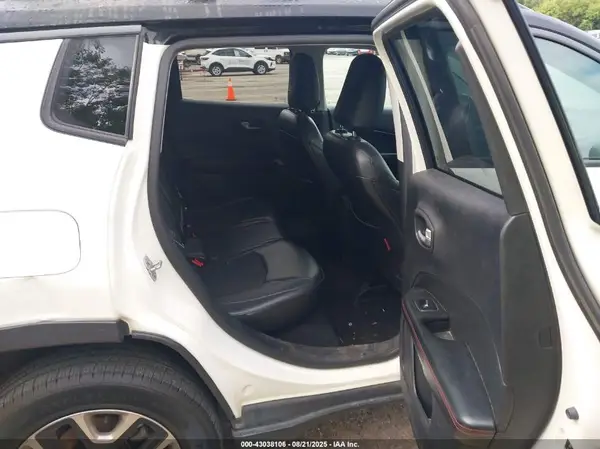 3C4NJDDB6JT130729 2018 JEEP COMPASS - Image 8