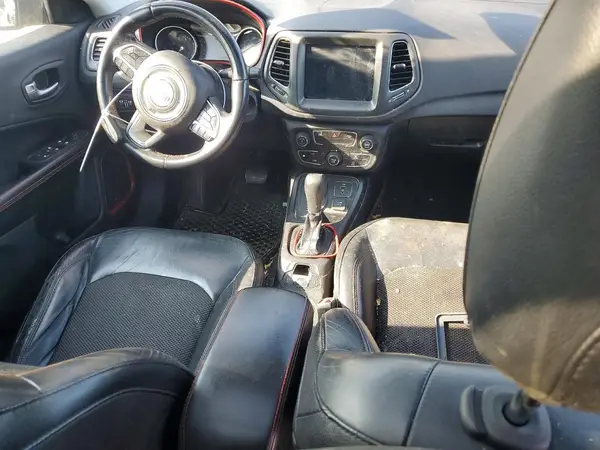 3C4NJDDB6JT130746 2018 JEEP COMPASS - Image 8