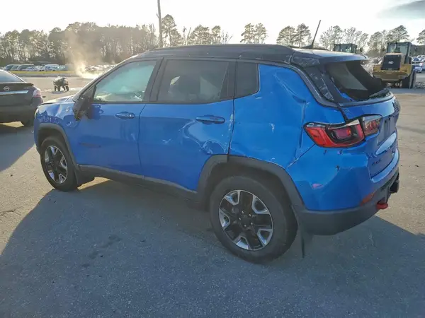 3C4NJDDB6JT143268 2018 JEEP COMPASS - Image 2
