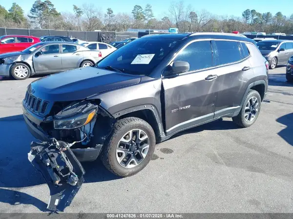 3C4NJDDB6JT174553 2018 JEEP COMPASS - Image 2