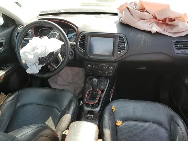 3C4NJDDB6JT184998 2018 JEEP COMPASS - Image 8
