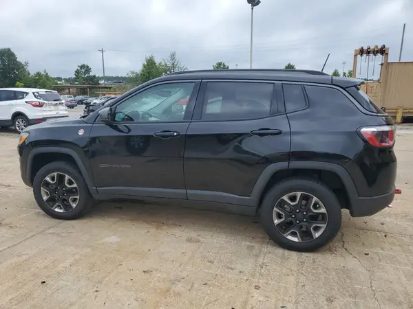 3C4NJDDB6JT187562 2018 JEEP COMPASS - Image 2