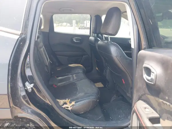 3C4NJDDB6JT223783 2018 JEEP COMPASS - Image 8